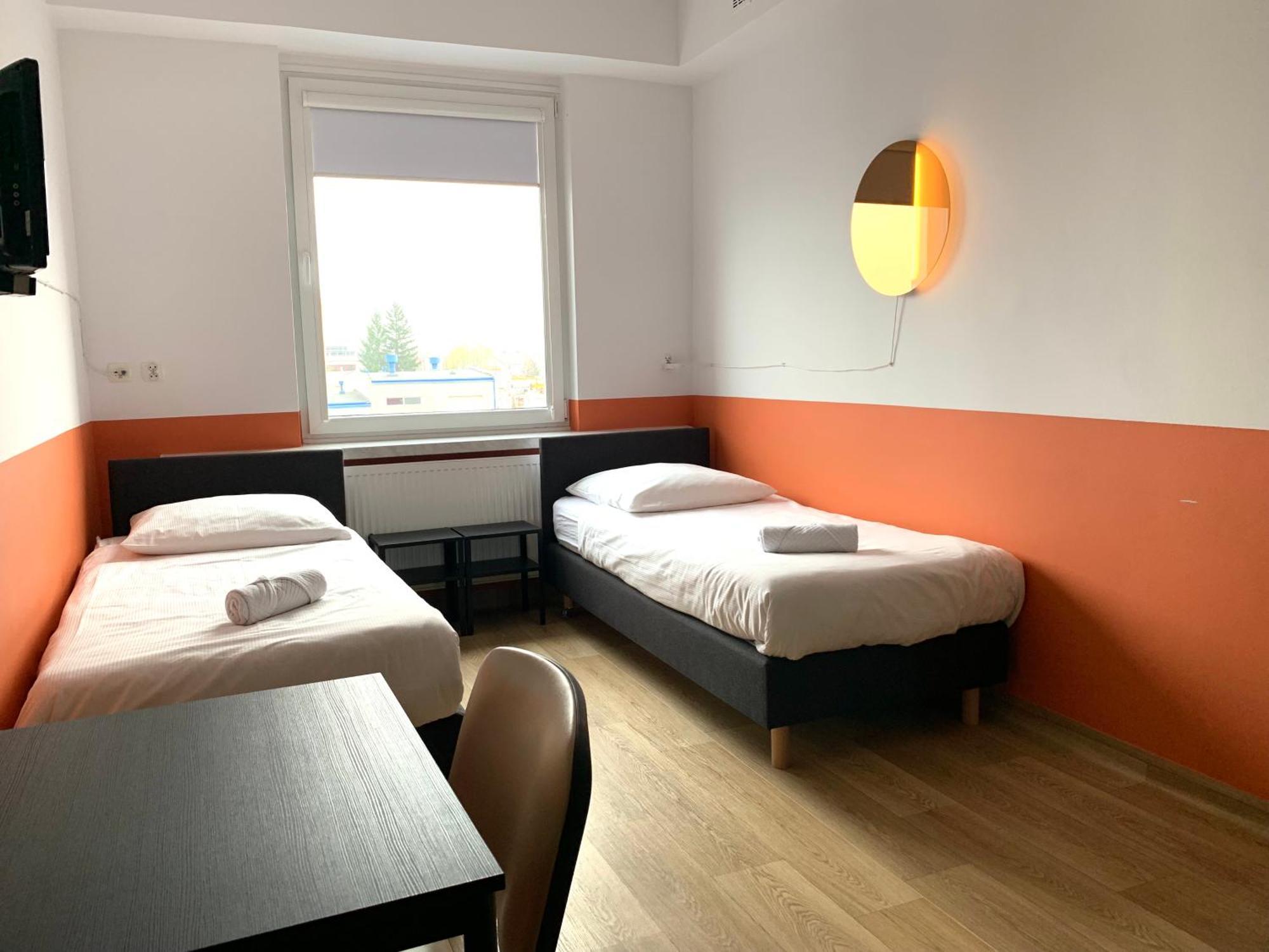 Premium Hostel Mielec Zimmer foto