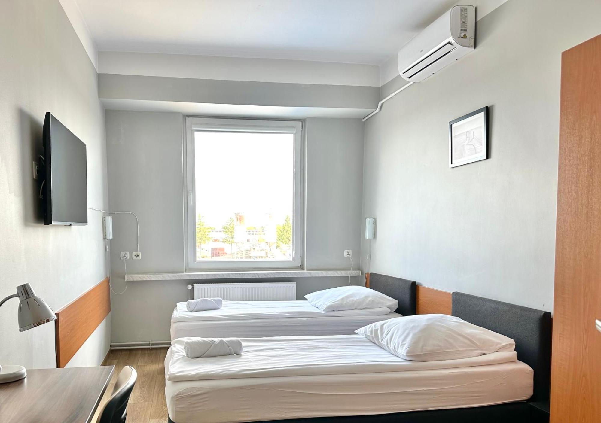 Premium Hostel Mielec Zimmer foto